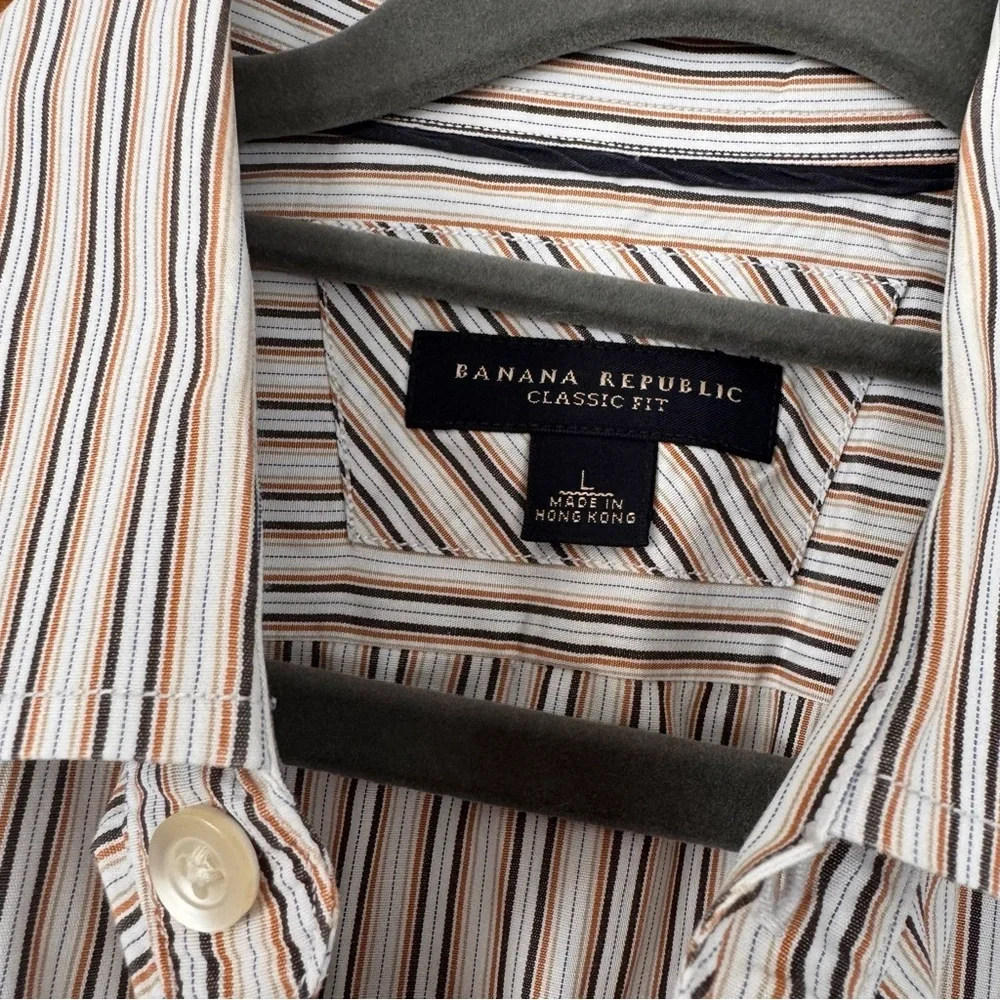 Banana Republic Classic Fit Button Down Shirt Men’s Large Beige Stripe
